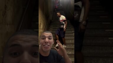 Homem Mijando No metro da Sé (Apanhou Feio) #noticias